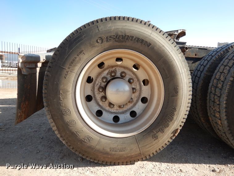 image for item DH8255 1999 Peterbilt 379 semi truck