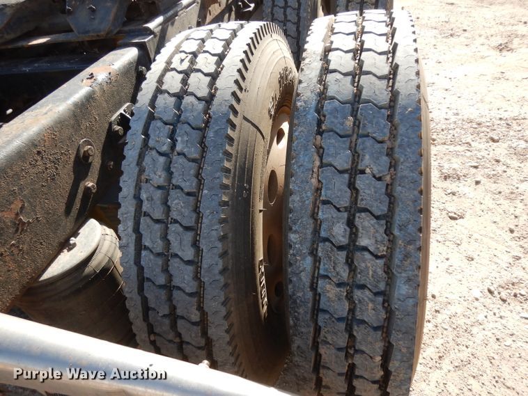 image for item DH8255 1999 Peterbilt 379 semi truck