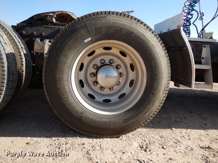 image for item DH8255 1999 Peterbilt 379 semi truck