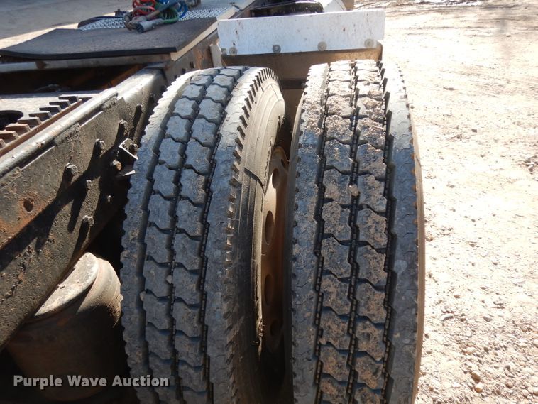 image for item DH8255 1999 Peterbilt 379 semi truck