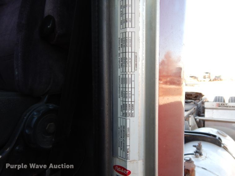 image for item DH8255 1999 Peterbilt 379 semi truck