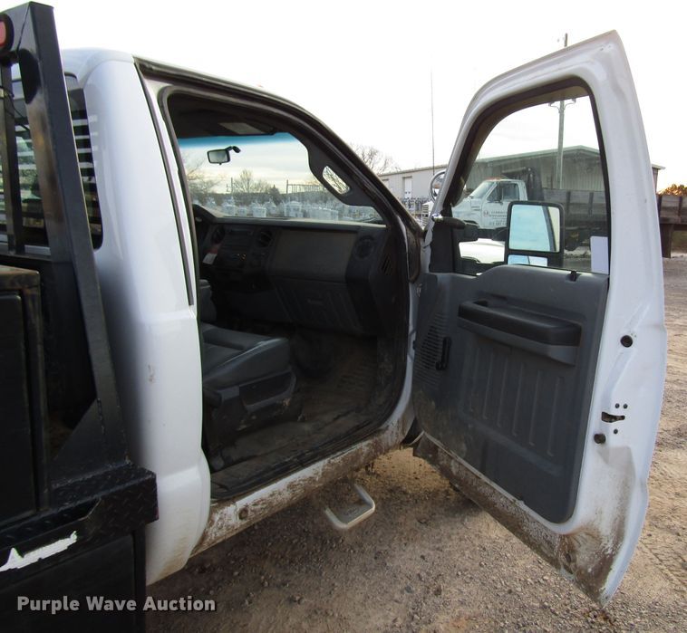 image for item DH8279 2011 Ford F450 Super Duty flatbed truck