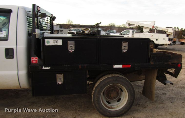 image for item DH8279 2011 Ford F450 Super Duty flatbed truck