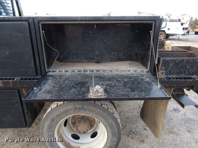 image for item DH8279 2011 Ford F450 Super Duty flatbed truck