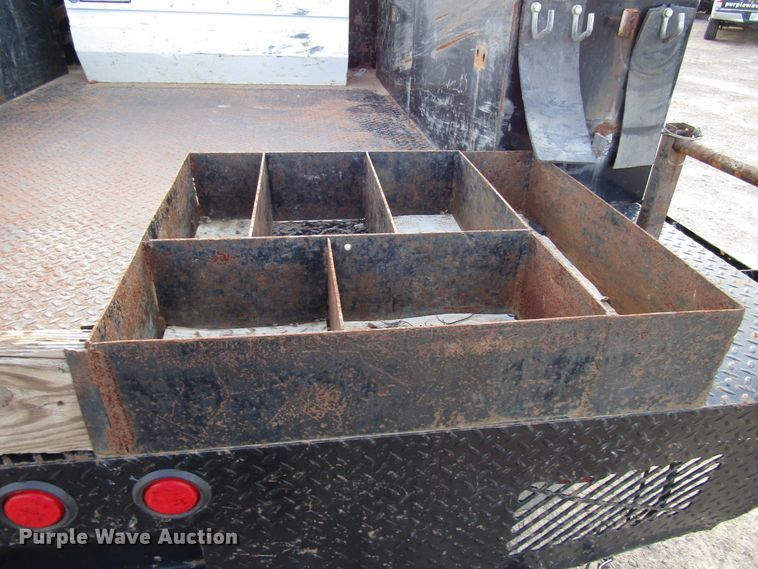 image for item DH8279 2011 Ford F450 Super Duty flatbed truck