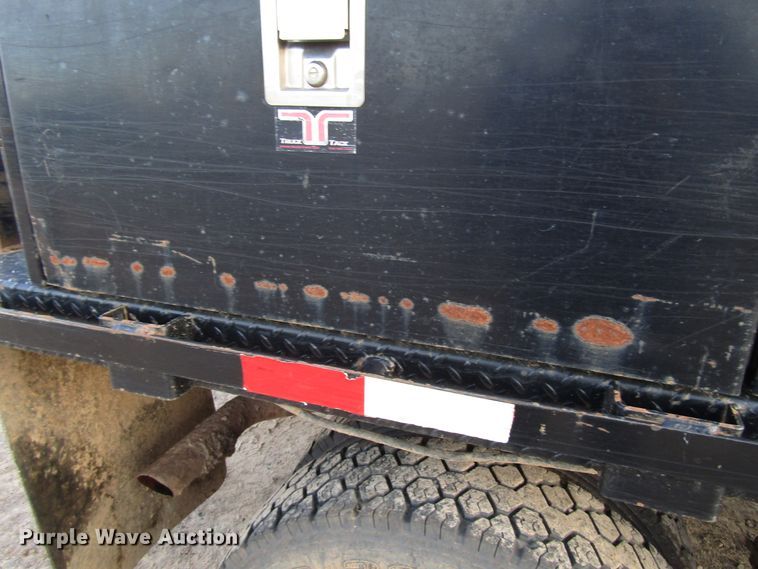 image for item DH8279 2011 Ford F450 Super Duty flatbed truck