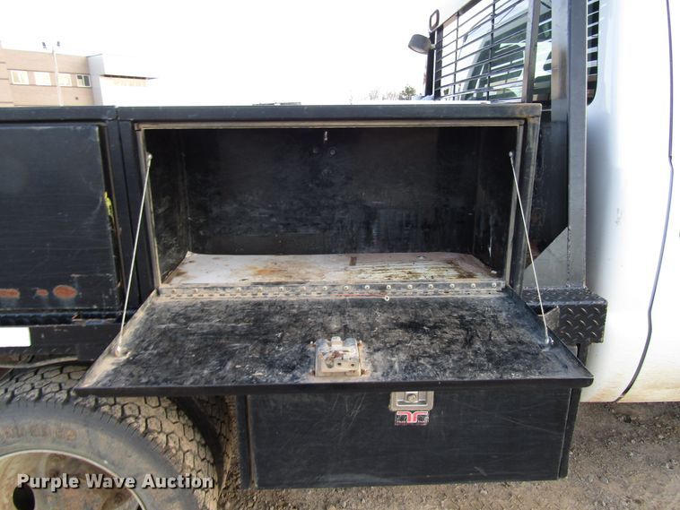 image for item DH8279 2011 Ford F450 Super Duty flatbed truck