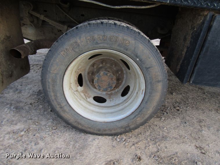 image for item DH8279 2011 Ford F450 Super Duty flatbed truck