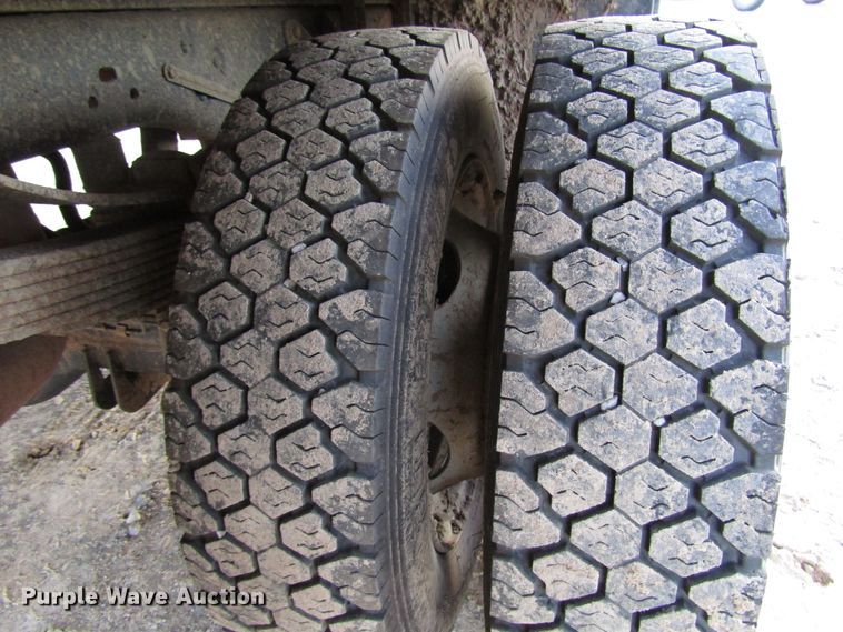 image for item DH8279 2011 Ford F450 Super Duty flatbed truck