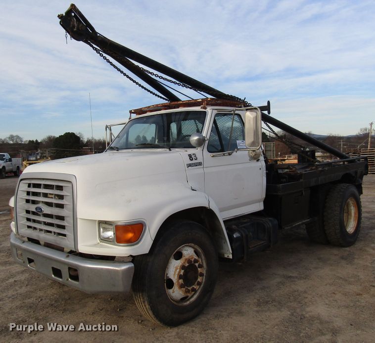 image for item DH8280 1998 Ford F700 winch truck