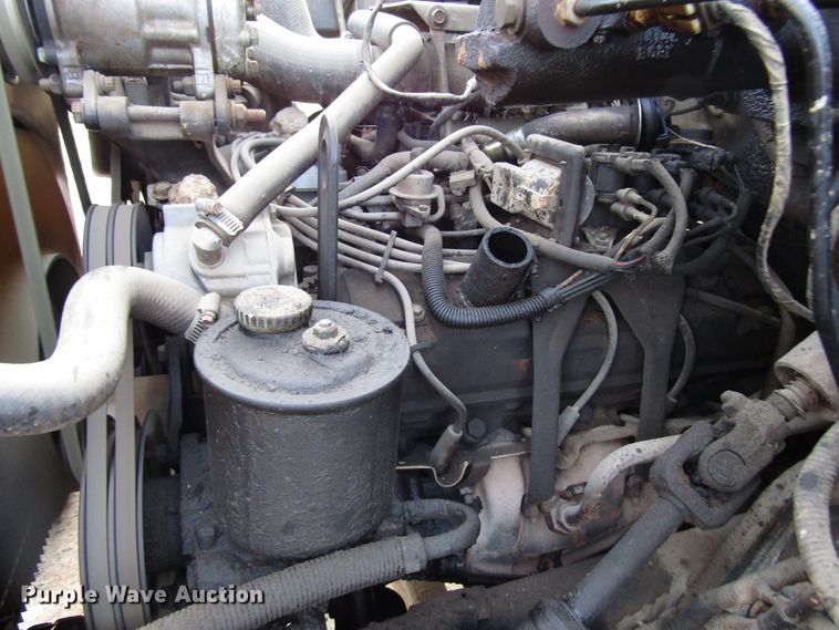 image for item DH8280 1998 Ford F700 winch truck