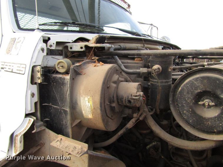 image for item DH8280 1998 Ford F700 winch truck