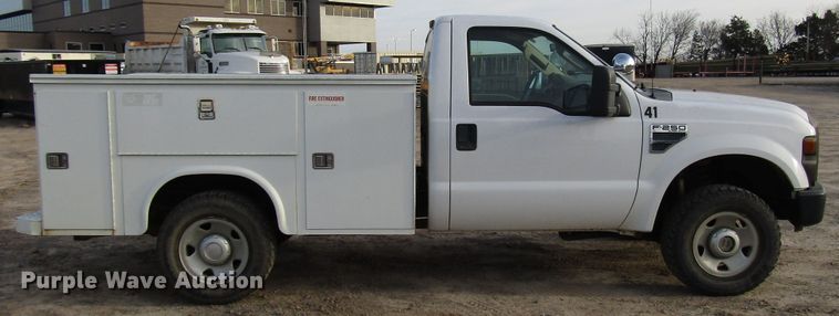 image for item DH8281 2009 Ford F250 Super Duty utility bed pickup truck