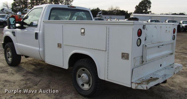 image for item DH8281 2009 Ford F250 Super Duty utility bed pickup truck