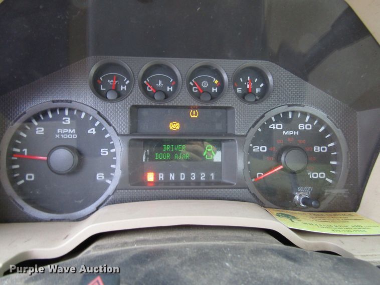 image for item DH8281 2009 Ford F250 Super Duty utility bed pickup truck