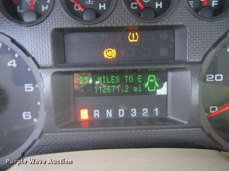 image for item DH8281 2009 Ford F250 Super Duty utility bed pickup truck