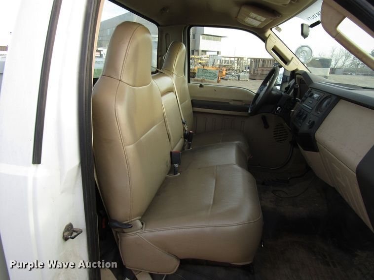 image for item DH8281 2009 Ford F250 Super Duty utility bed pickup truck