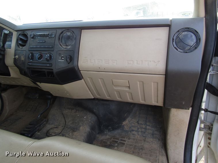image for item DH8281 2009 Ford F250 Super Duty utility bed pickup truck