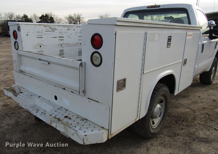 image for item DH8281 2009 Ford F250 Super Duty utility bed pickup truck