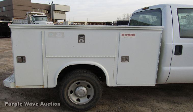 image for item DH8281 2009 Ford F250 Super Duty utility bed pickup truck