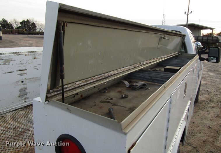 image for item DH8281 2009 Ford F250 Super Duty utility bed pickup truck