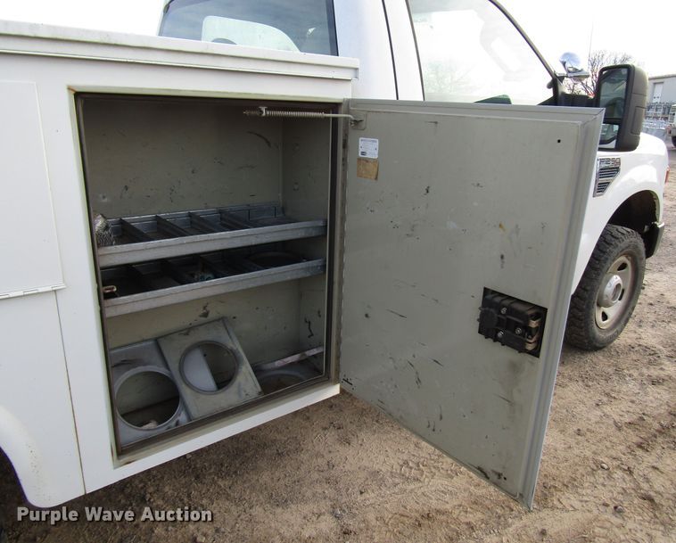 image for item DH8281 2009 Ford F250 Super Duty utility bed pickup truck