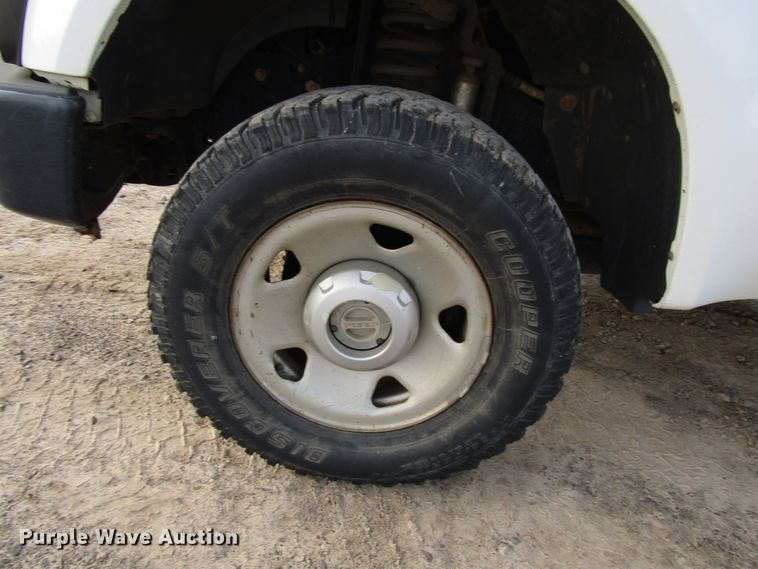 image for item DH8281 2009 Ford F250 Super Duty utility bed pickup truck