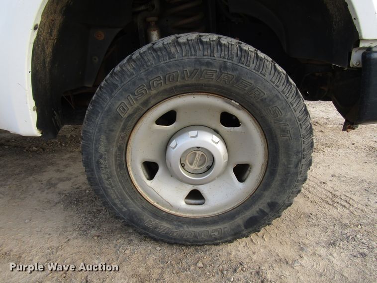 image for item DH8281 2009 Ford F250 Super Duty utility bed pickup truck