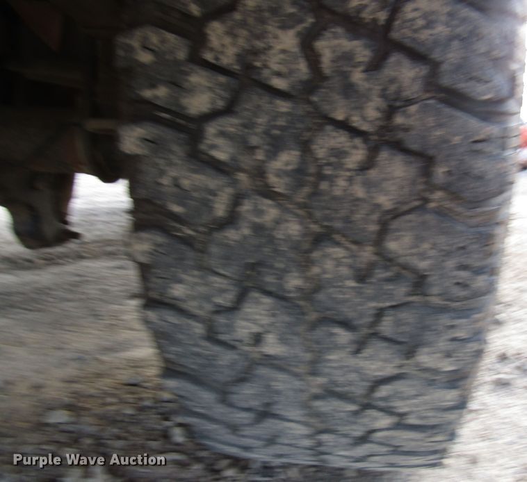 image for item DH8281 2009 Ford F250 Super Duty utility bed pickup truck