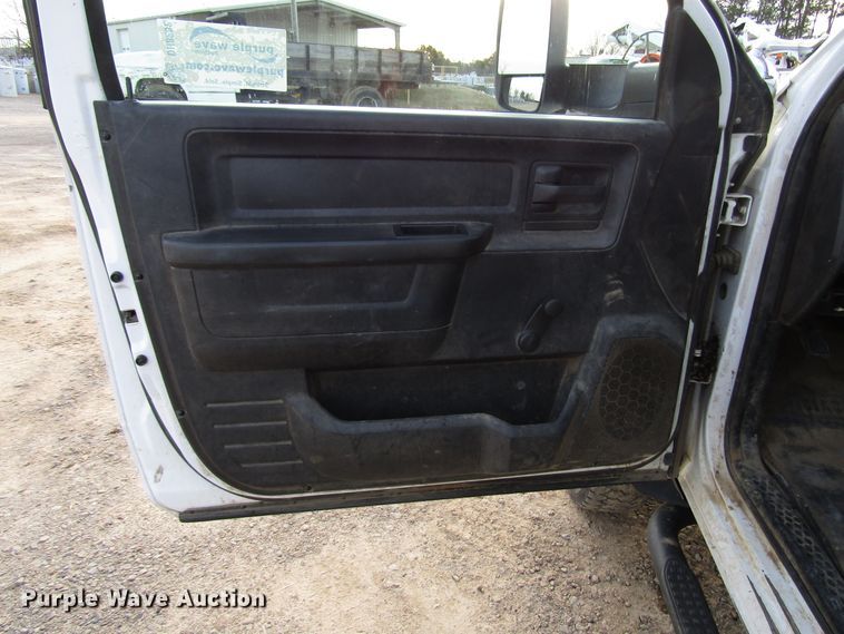 image for item DH8282 2014 Dodge Ram 5500 bucket truck