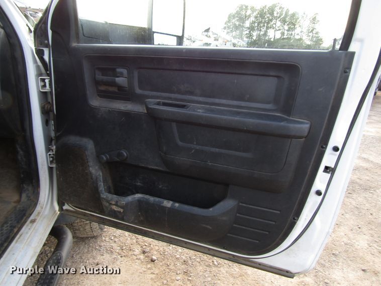 image for item DH8282 2014 Dodge Ram 5500 bucket truck