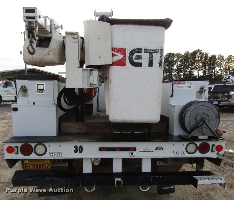 image for item DH8282 2014 Dodge Ram 5500 bucket truck