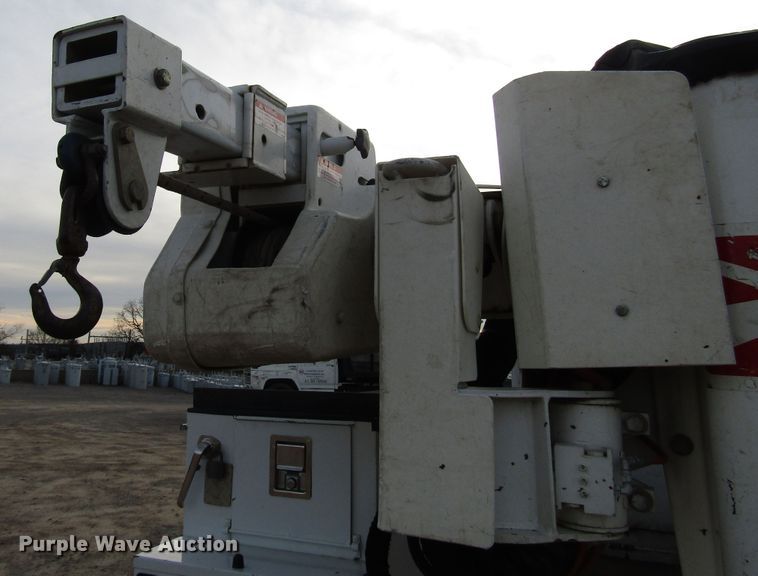 image for item DH8282 2014 Dodge Ram 5500 bucket truck