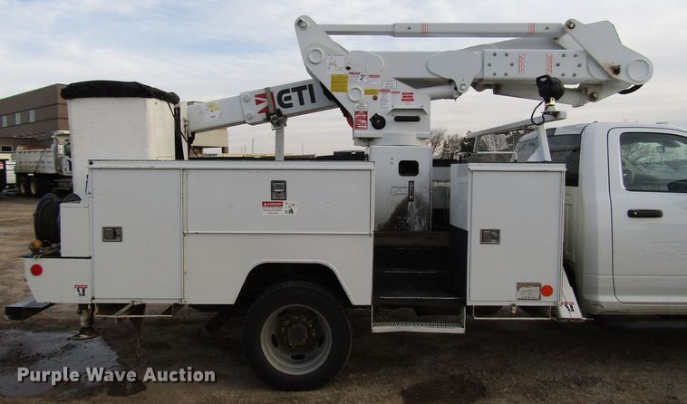 image for item DH8282 2014 Dodge Ram 5500 bucket truck