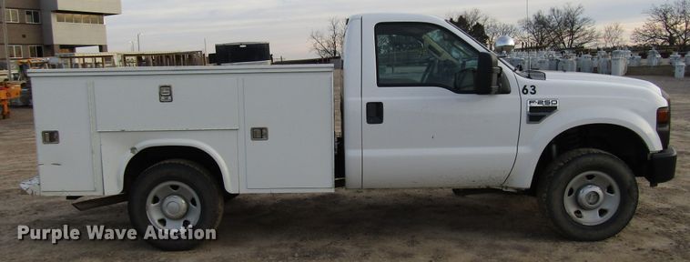 image for item DH8283 2009 Ford F250 Super Duty utility bed pickup truck