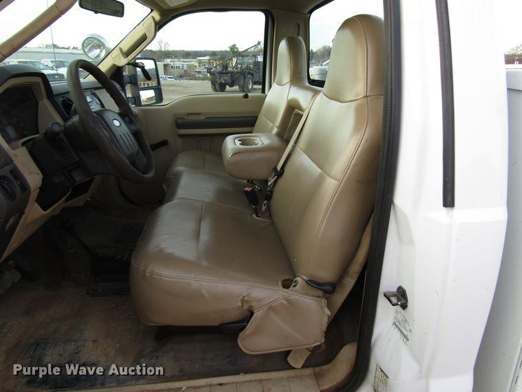 image for item DH8283 2009 Ford F250 Super Duty utility bed pickup truck