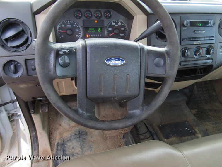 image for item DH8283 2009 Ford F250 Super Duty utility bed pickup truck