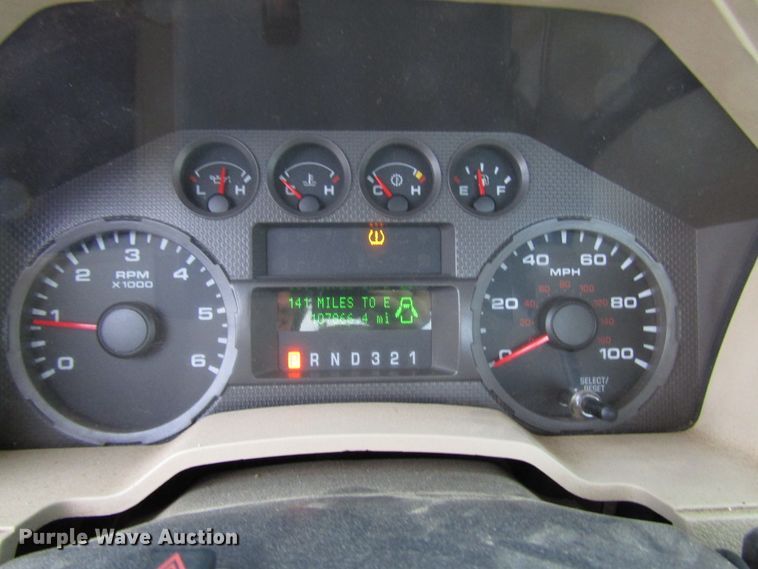 image for item DH8283 2009 Ford F250 Super Duty utility bed pickup truck