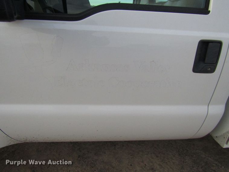 image for item DH8283 2009 Ford F250 Super Duty utility bed pickup truck