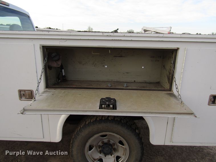 image for item DH8283 2009 Ford F250 Super Duty utility bed pickup truck