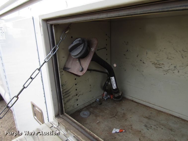 image for item DH8283 2009 Ford F250 Super Duty utility bed pickup truck