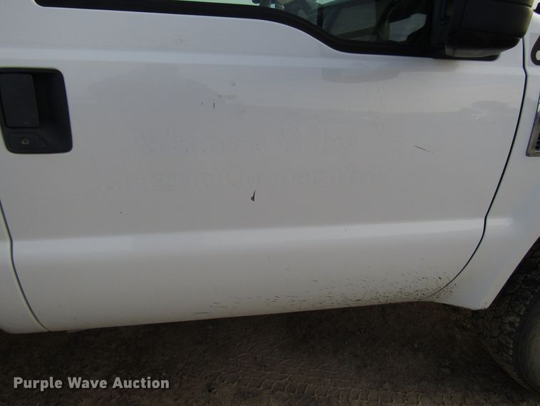 image for item DH8283 2009 Ford F250 Super Duty utility bed pickup truck