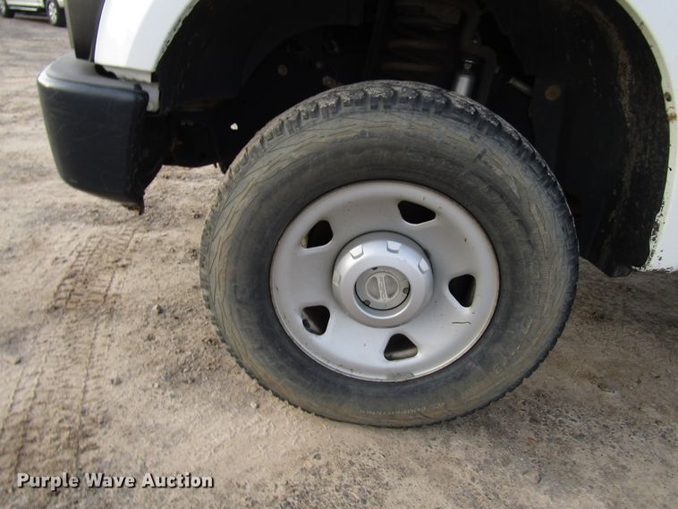 image for item DH8283 2009 Ford F250 Super Duty utility bed pickup truck