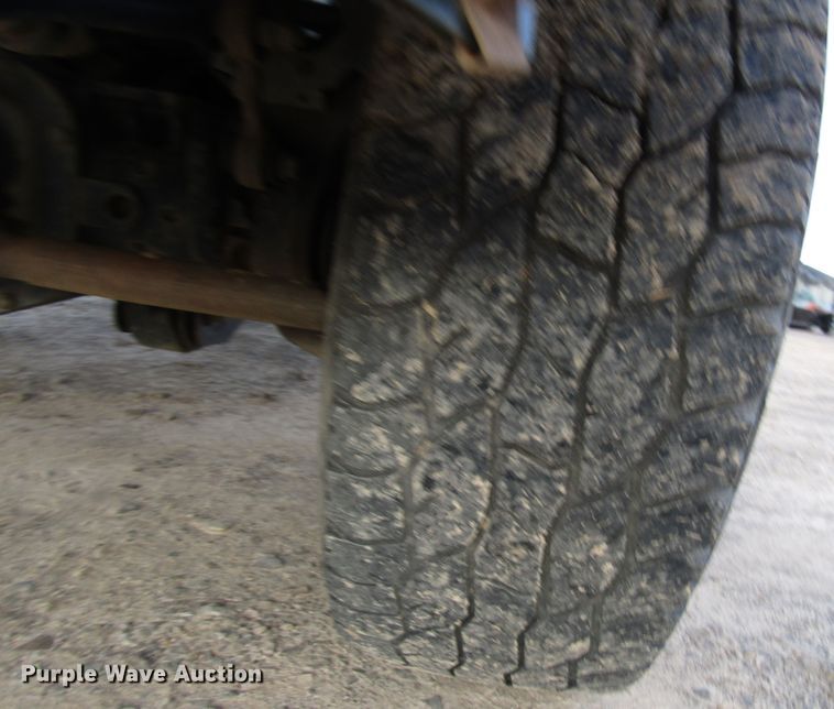 image for item DH8283 2009 Ford F250 Super Duty utility bed pickup truck