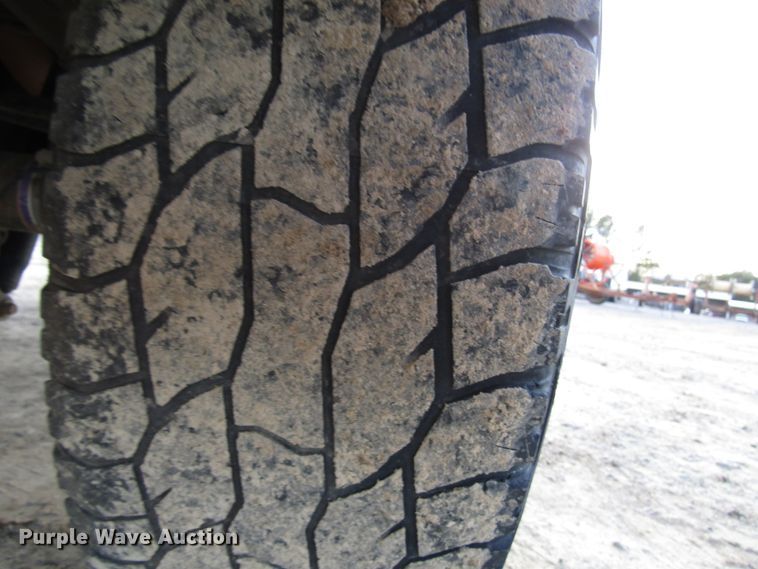 image for item DH8283 2009 Ford F250 Super Duty utility bed pickup truck