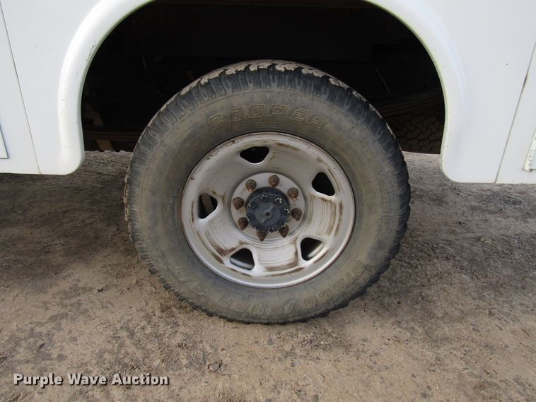 image for item DH8283 2009 Ford F250 Super Duty utility bed pickup truck