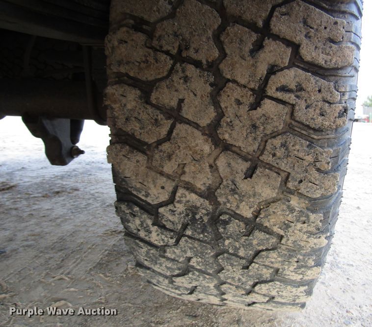 image for item DH8283 2009 Ford F250 Super Duty utility bed pickup truck