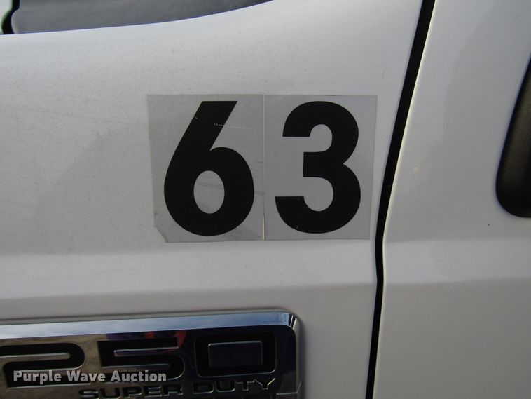 image for item DH8283 2009 Ford F250 Super Duty utility bed pickup truck