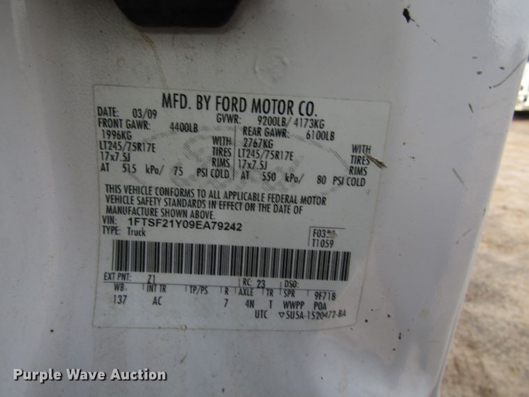 image for item DH8283 2009 Ford F250 Super Duty utility bed pickup truck