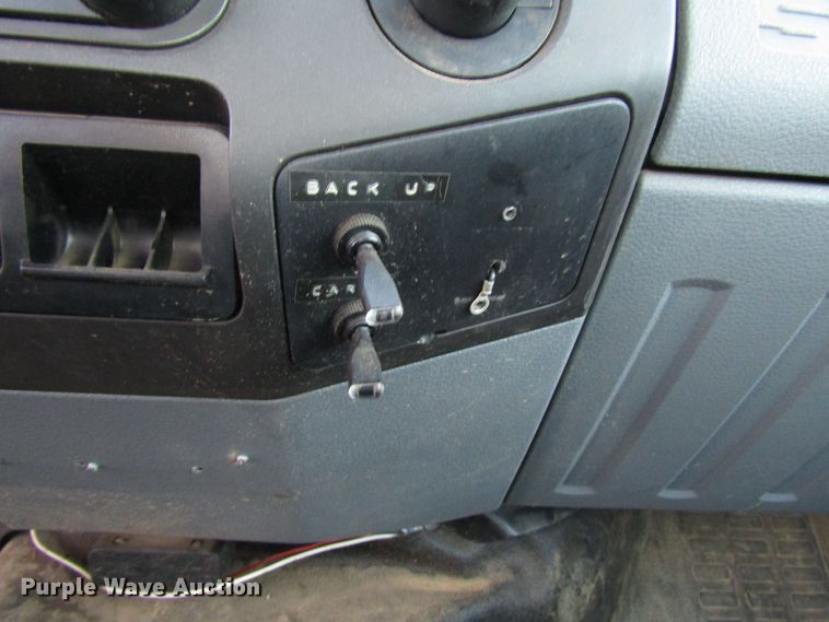 image for item DH8284 2013 Ford F250 Super Duty utility bed pickup truck